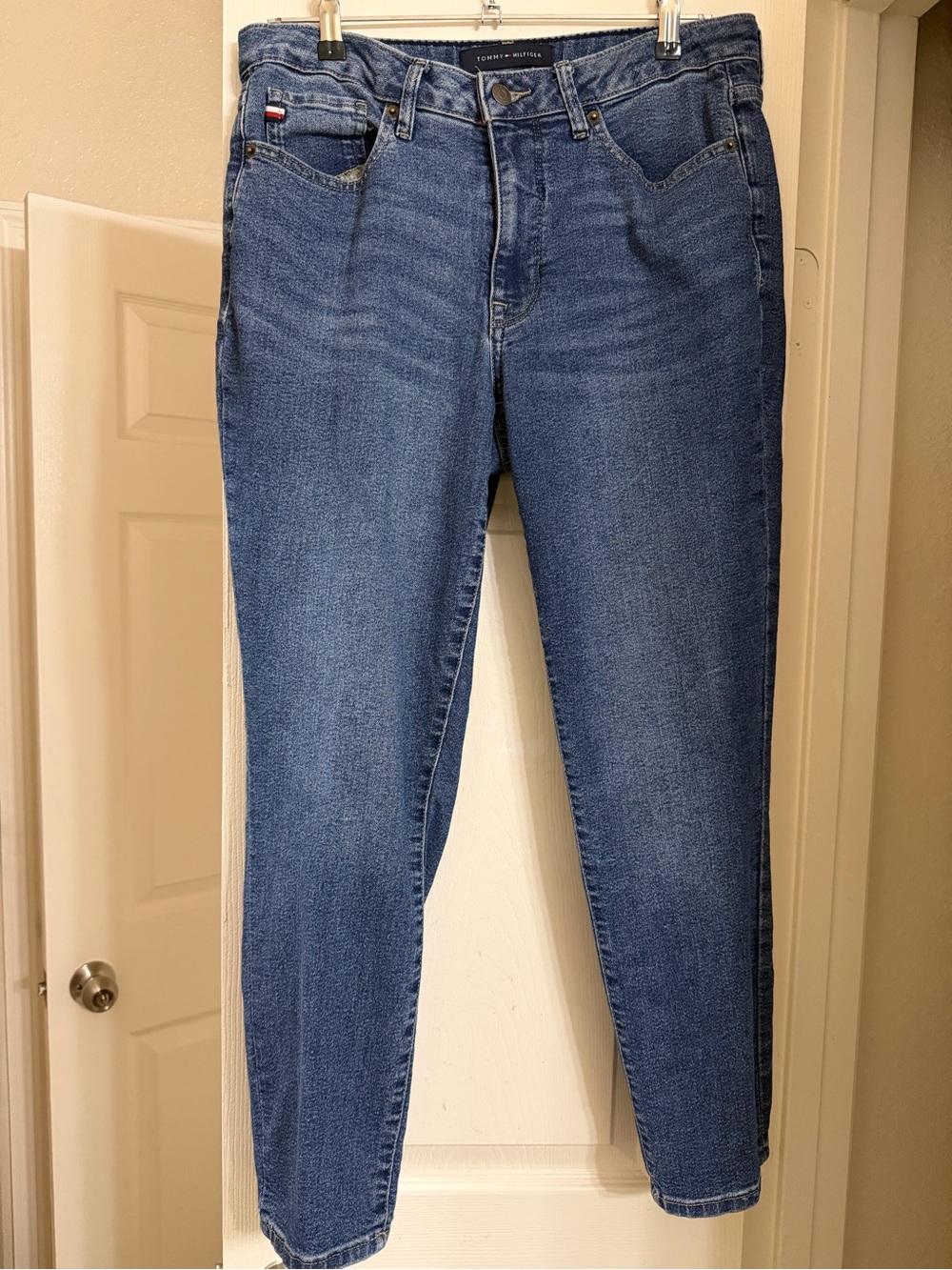 Tommy Hilfiger Women's Medium Blue Skinny Jeans